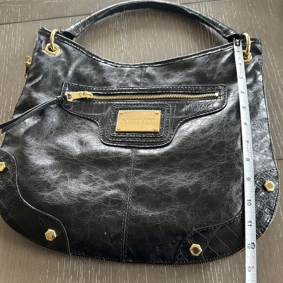 Gianni Bini Hobo Purse Black Faux Leather Gold-Tone Handbag Magnetic Closure EUC - Picture 8 of 14